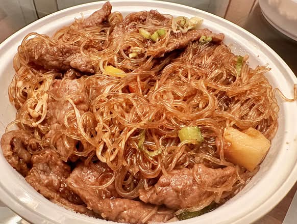 Satay Beef with Bean Vermicelli Hot Pot 沙爹粉絲牛肉煲